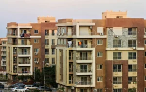 Flat-complex-with-a-scenic-view