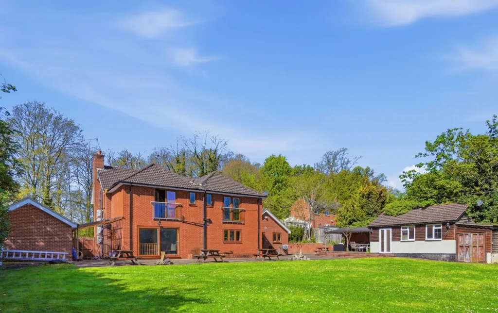 havering-mansion-property-rear-garden